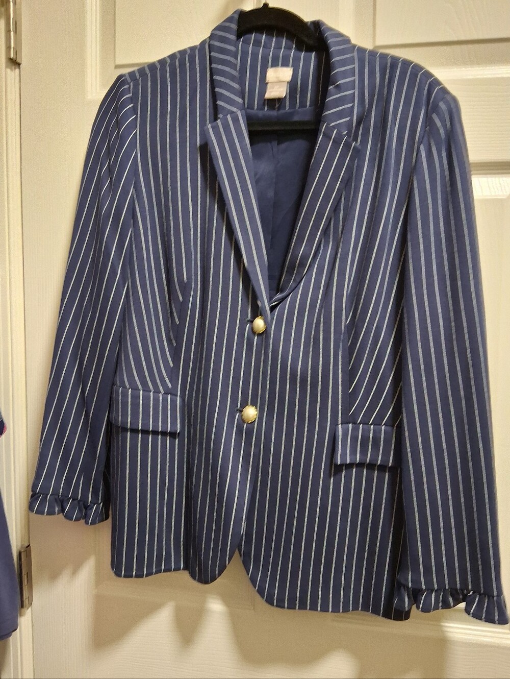 Chico's blazer in Navy and White